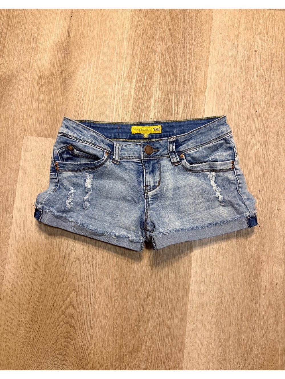 YMI Denim Mini Shorts Women’s Size 3 Light Wash Y2K Vintage Embroidered